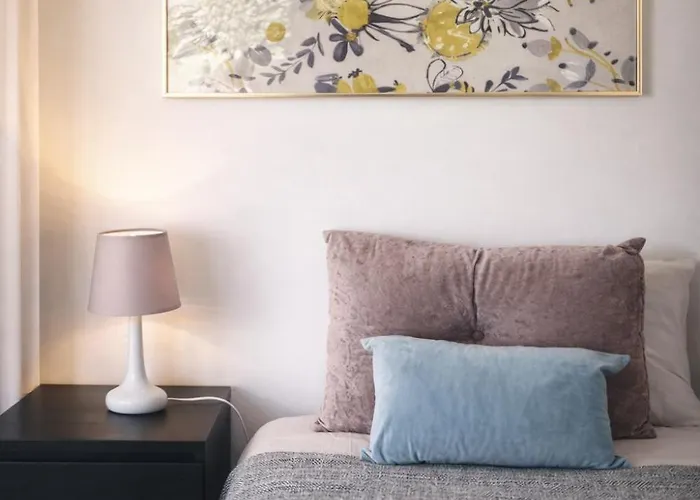 New House * Αλμπουφέιρα